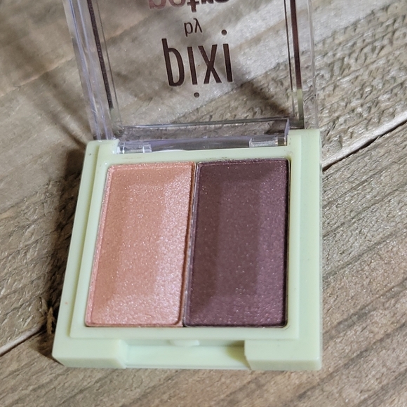 Makeup  bundle - Picture 8 of 14